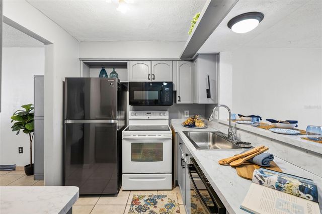 4038 CORTEZ DRIVE B, Tampa, FL 33614