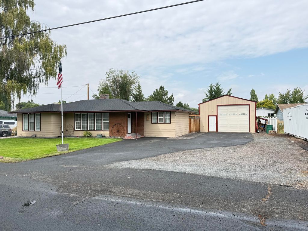 4625 Laverne Avenue, Klamath Falls, OR 97603