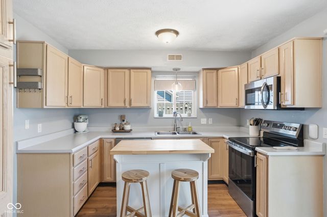 2938 Vinings Drive, Carmel, IN 46032