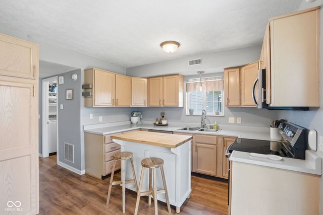2938 Vinings Drive, Carmel, IN 46032