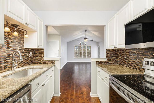 44882 Marigold Drive, Sterling Heights, MI 48314