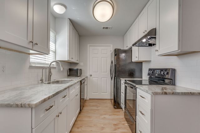 306 Kathy Lane, Granbury, TX 76049