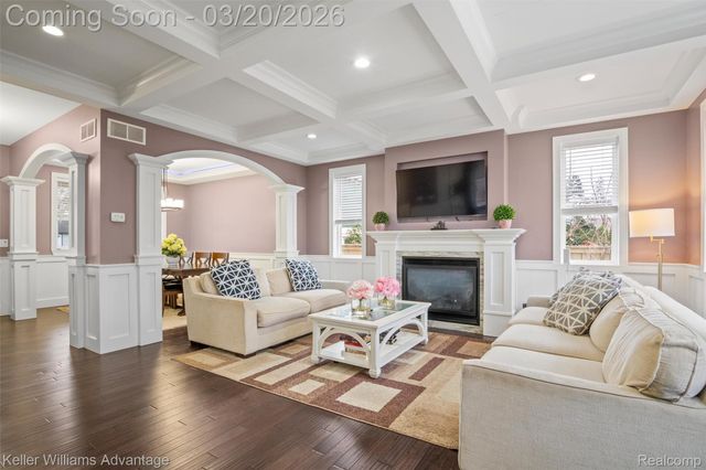 9114 Cardwell Street, Livonia, MI 48150