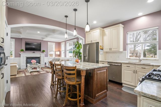 9114 Cardwell Street, Livonia, MI 48150