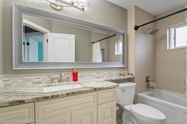 9114 Cardwell Street, Livonia, MI 48150