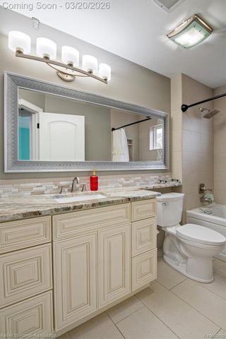 9114 Cardwell Street, Livonia, MI 48150