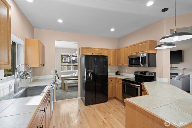 16850 164th Way SE, Renton, WA 98058