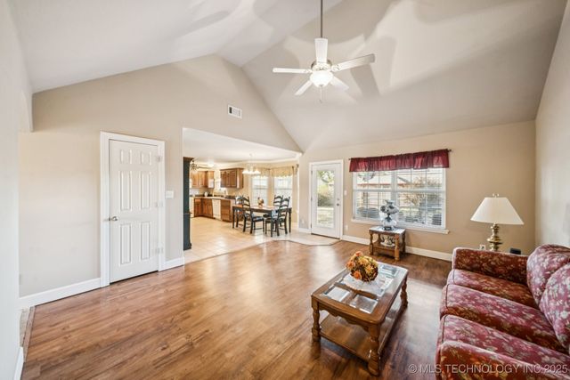 2701 Ridgeview Place, Claremore, OK 74017