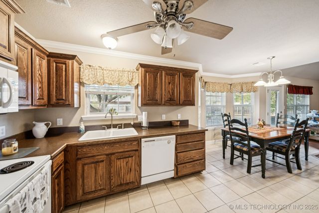 2701 Ridgeview Place, Claremore, OK 74017