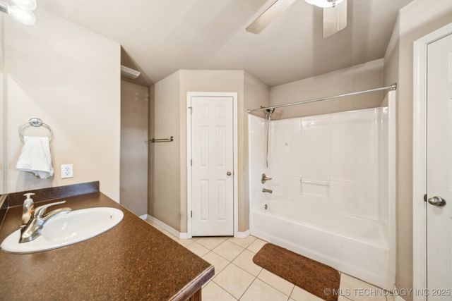 2701 Ridgeview Place, Claremore, OK 74017