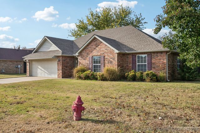 2701 Ridgeview Place, Claremore, OK 74017