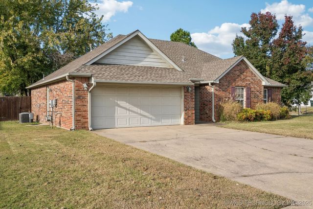2701 Ridgeview Place, Claremore, OK 74017