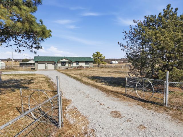 7921 E 126th Street N, Collinsville, OK 74021