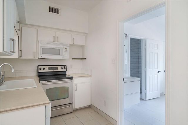 2605 Enfield RD 110, Austin, TX 78703