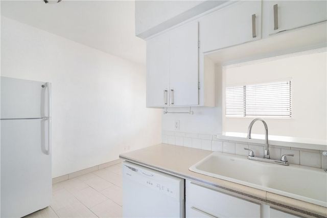 2605 Enfield RD 110, Austin, TX 78703