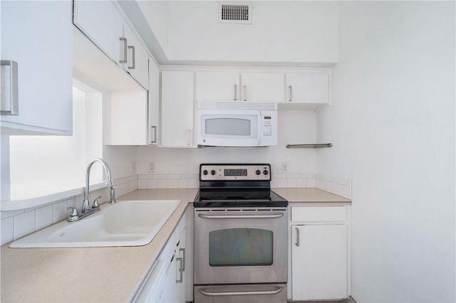 2605 Enfield RD 110, Austin, TX 78703