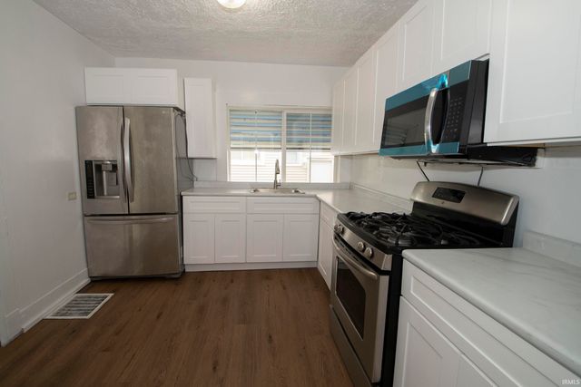 1604 Frances Avenue, Elkhart, IN 46516