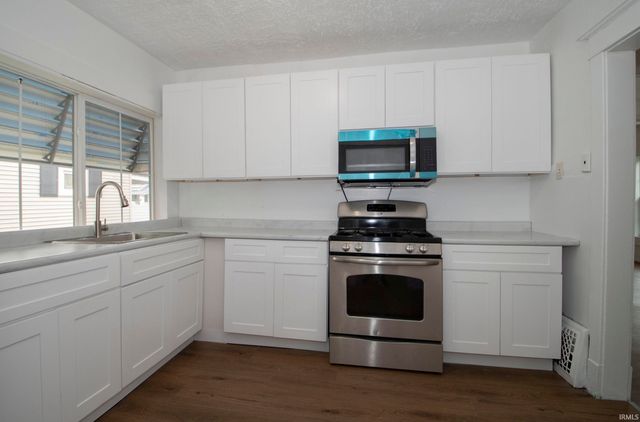 1604 Frances Avenue, Elkhart, IN 46516