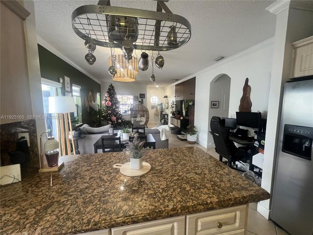 12446 SW 198th St, Miami, FL 33177