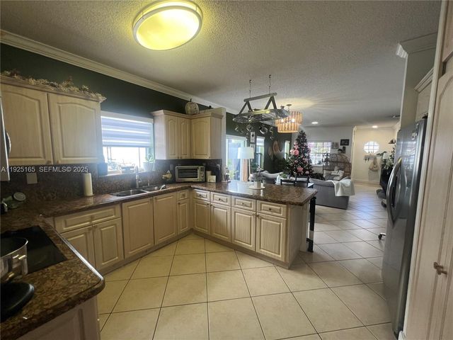 12446 SW 198th St, Miami, FL 33177