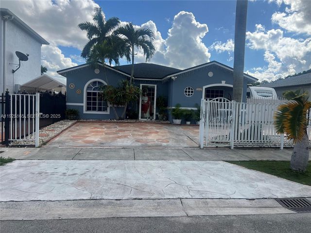 12446 SW 198th St, Miami, FL 33177