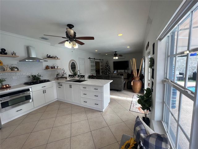 12446 SW 198th St, Miami, FL 33177