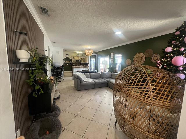 12446 SW 198th St, Miami, FL 33177