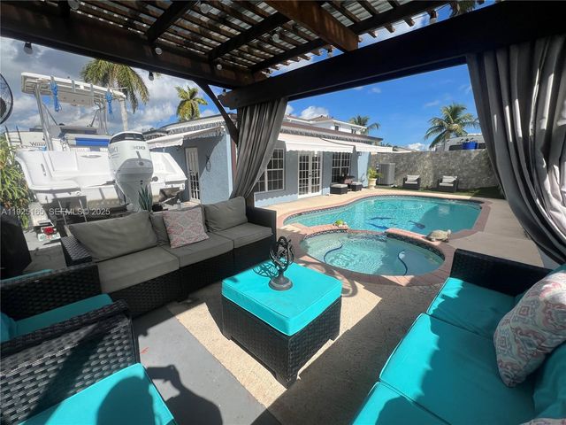 12446 SW 198th St, Miami, FL 33177