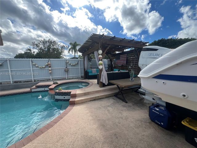 12446 SW 198th St, Miami, FL 33177