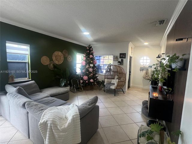 12446 SW 198th St, Miami, FL 33177