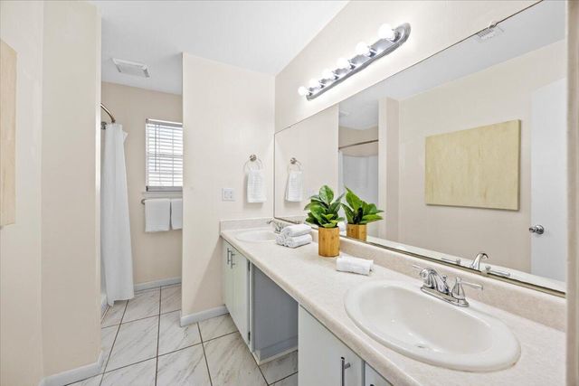 479 Cascabellas Street, Mary Esther, FL 32569