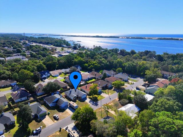 479 Cascabellas Street, Mary Esther, FL 32569