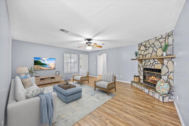 479 Cascabellas Street, Mary Esther, FL 32569