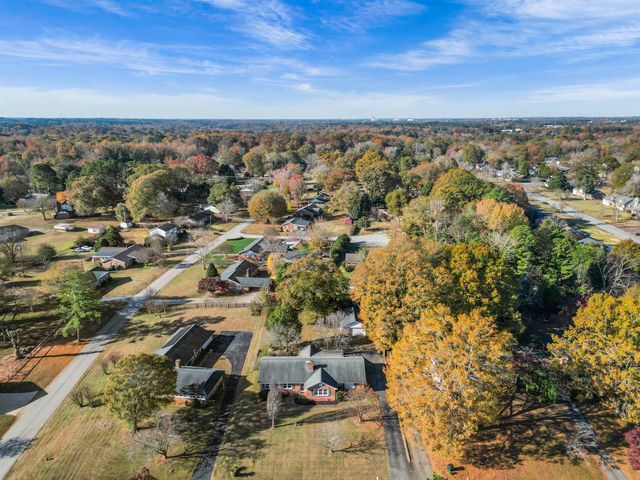 804 Thackston Dr, Spartanburg, SC 29307