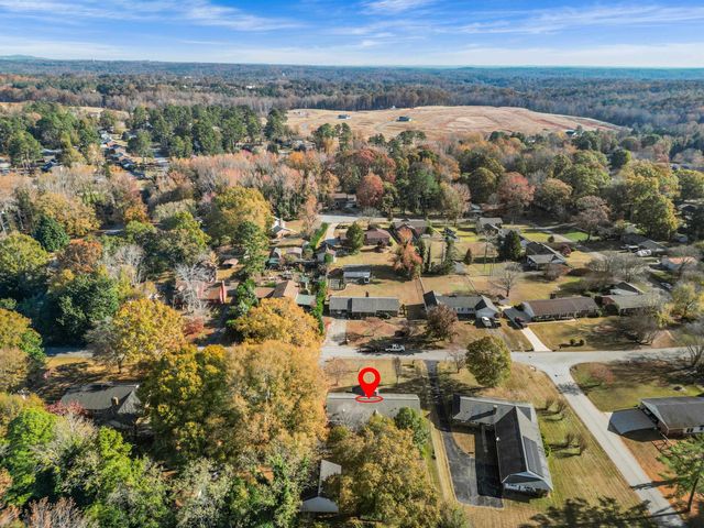 804 Thackston Dr, Spartanburg, SC 29307