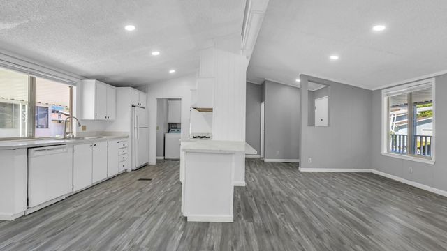 353 Mill Pond 353, San Jose, CA 95125