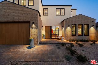 11500 Kingsland Street, Los Angeles, CA 90066