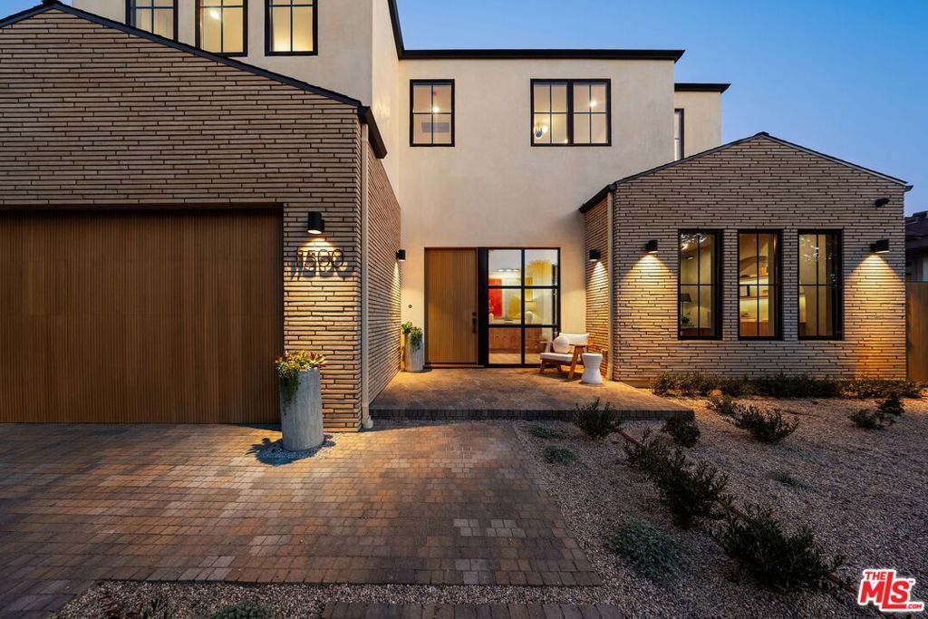 11500 Kingsland Street, Los Angeles, CA 90066