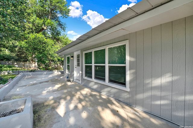 630 Sumner Dr, San Antonio, TX 78209