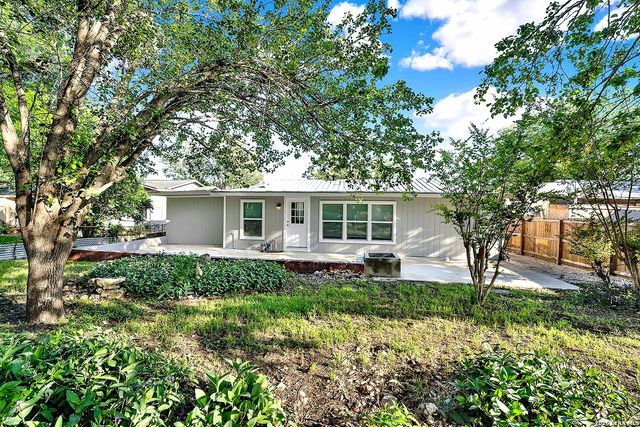 630 Sumner Dr, San Antonio, TX 78209
