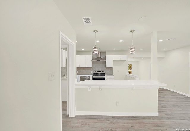 630 Sumner Dr, San Antonio, TX 78209