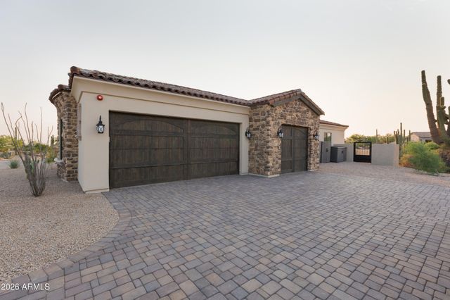 11346 E MONUMENT Drive, Scottsdale, AZ 85262