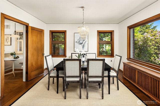 4007 48th Avenue NE, Seattle, WA 98105