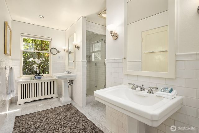 4007 48th Avenue NE, Seattle, WA 98105