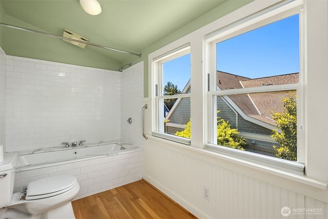 4007 48th Avenue NE, Seattle, WA 98105