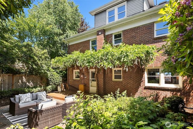 4007 48th Avenue NE, Seattle, WA 98105