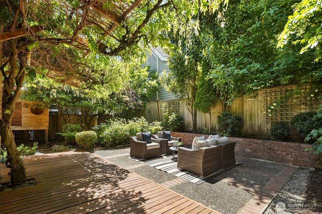 4007 48th Avenue NE, Seattle, WA 98105