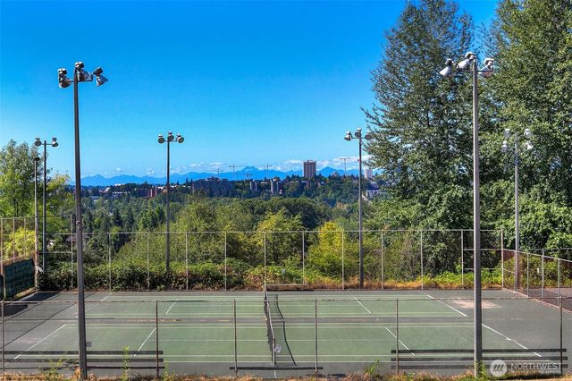 4007 48th Avenue NE, Seattle, WA 98105
