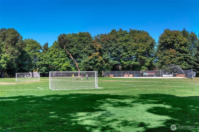 4007 48th Avenue NE, Seattle, WA 98105