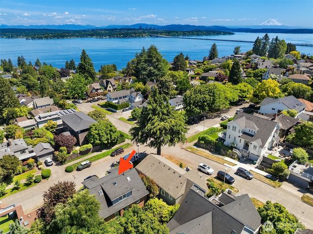 4007 48th Avenue NE, Seattle, WA 98105